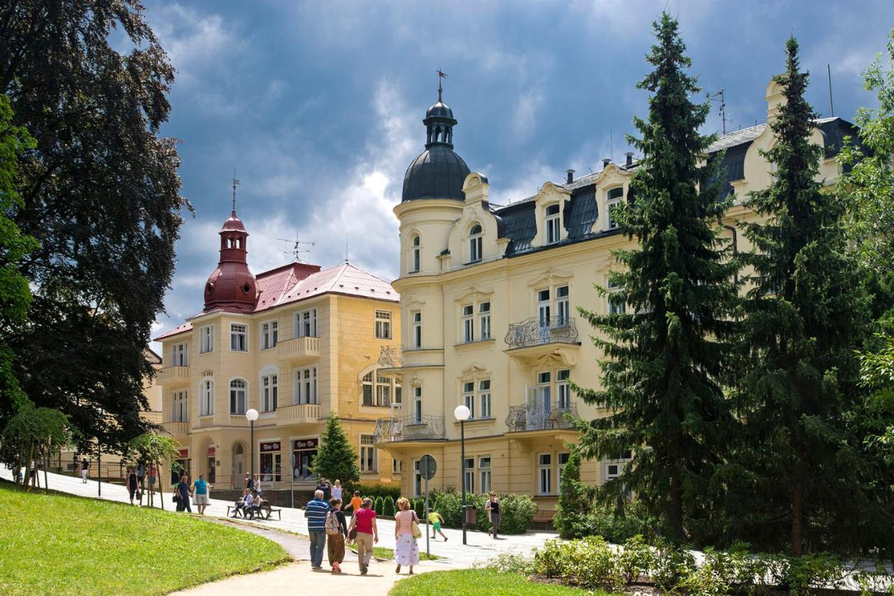 Villa Dagmar Luhačovice Екстериор снимка