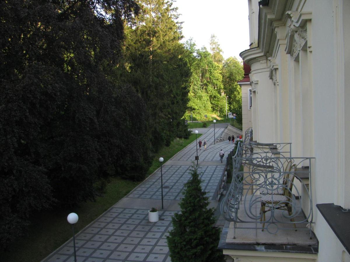 Villa Dagmar Luhačovice Екстериор снимка